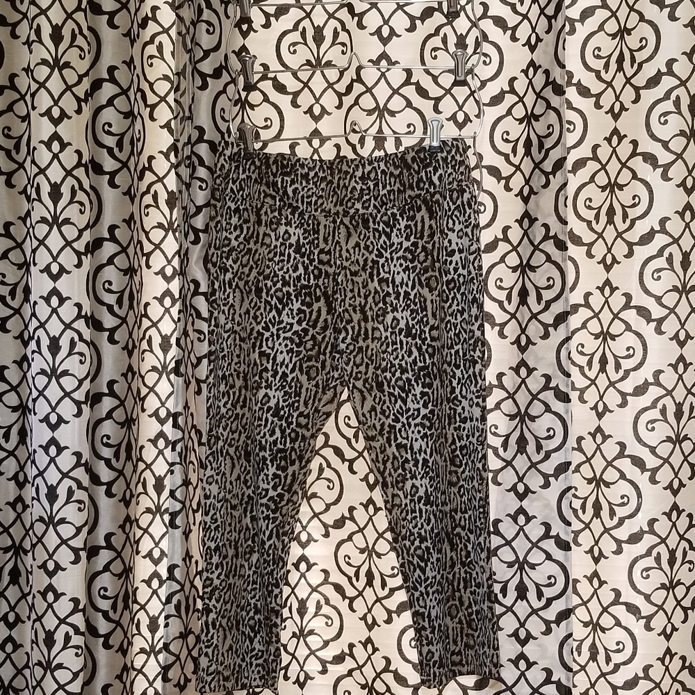 Boston Proper Leopard Capri Pants
